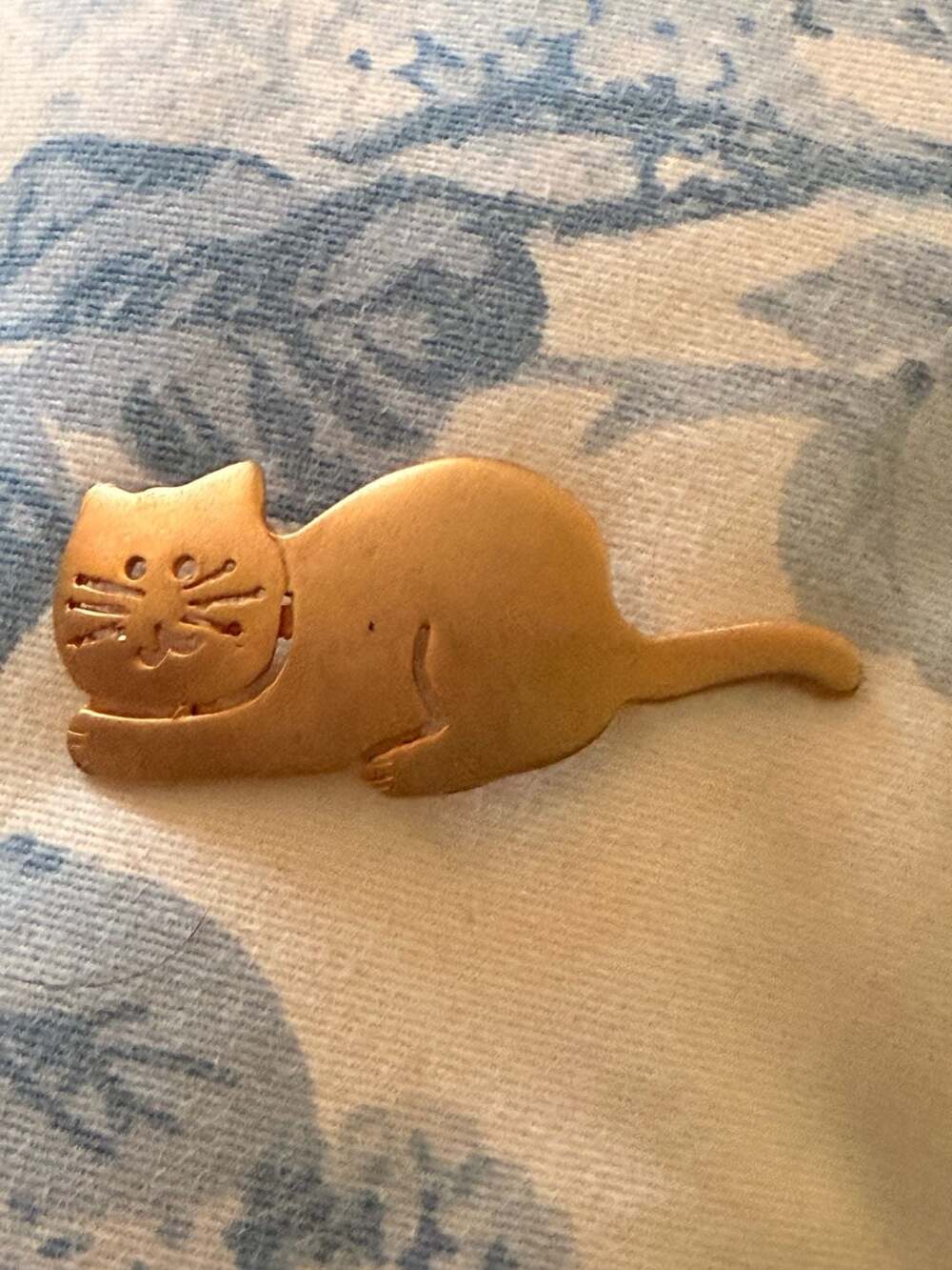 Vintage Ultra Craft Brushed Gold Tone Cat Pin Brooch